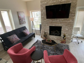 Downtown Loft by Dreams2Reality Vacations-Includes FREE Attraction Tickets Daily!